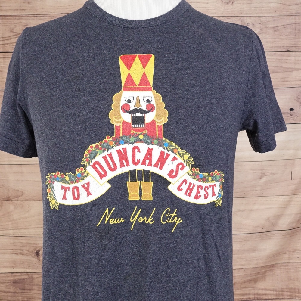 DUNCAN'S TOY CHEST NEW YORK CITY HOME ALONE T-SHIRT SIZE M